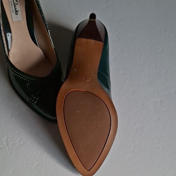 Clarks Women's Dark Green Heels with Bow Detail - Picture 3 of 7